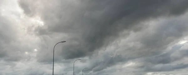 Διακοσμητικά Σύννεφα Δραματικός Ουρανός Επικό Σύννεφο Καταιγίδας Μαλακό Φως Πανοραμική — Φωτογραφία Αρχείου