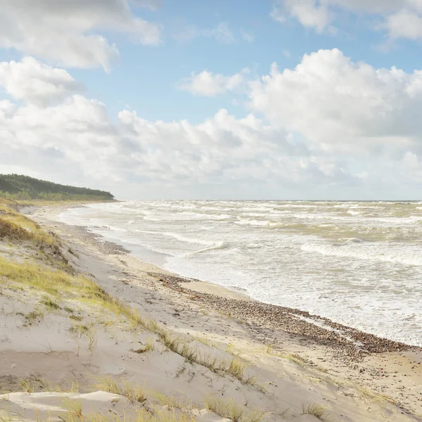 Östersjön Strand Sanddyner Strand Efter Stormen Dramatisk Himmel Glödande Moln — Stockfoto