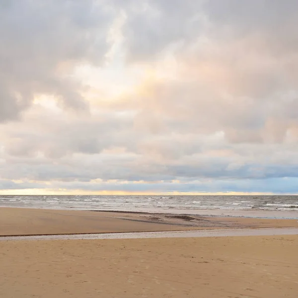 Ostseestrand Bei Sonnenuntergang Blick Vom Strand Sanddünen Dramatischer Sonnenuntergang Glühende — Stockfoto