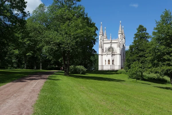 Petergof.Goticheskaya chapelle — Photo