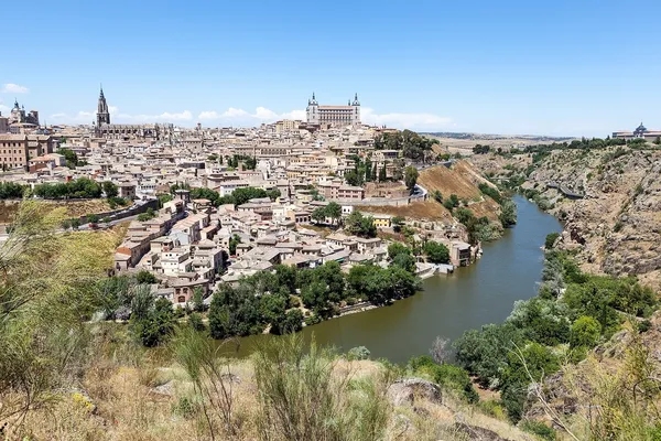 Toledo en la orilla derecha Taho.Ispaniya . — Foto de Stock