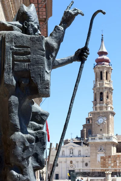 Zaragoza. escultura na Plaza del Pilar . — Fotografia de Stock
