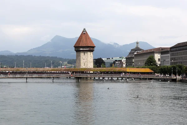 Jembatan Kapel Jembatan di kota Lucerne, Swiss — Stok Foto