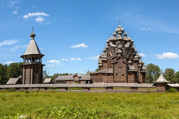 St. petersburg. Rosja. drewniana Cerkiew. — Zdjęcie stockowe