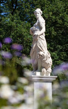 Pavlovsk park. Heykel 