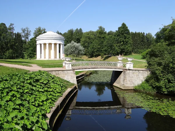 pavlovsk Park dostluk Tapınağı. Rusya.