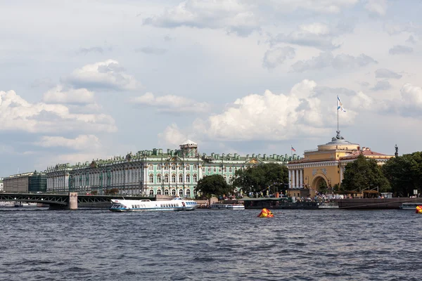 In the Neva River. St. Petersburg. — Stock Photo, Image