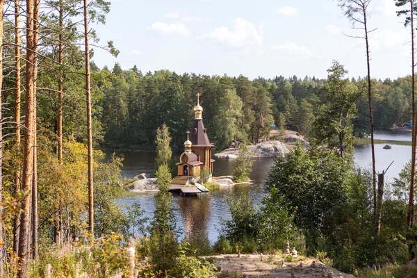 瓦西里耶夫。俄罗斯。教会在圣安德鲁的水. — 图库照片