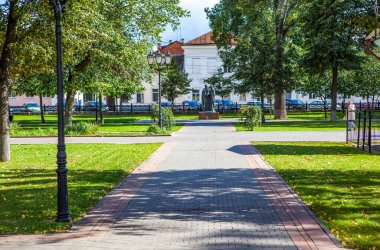 Bogoroditsk şehrinin çevresi ve cazibesi. Bogoroditsk Sarayı ve park topluluğu. Bogoroditsk. Tula bölgesi. - Rusya. 3 Eylül 2021
