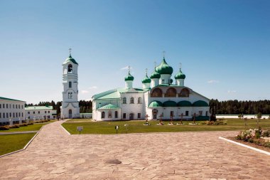 Kutsal Üçlü Alexander-Svirsky Manastırı. Preobrazhenskaya kısmı. Staraya Sloboda köyü. Lodeynopolsky bölgesinde. Leningrad bölgesi. - Rusya. 12 Temmuz 2021