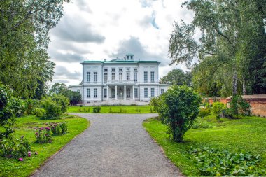 Kont Bobrinsky Sarayı. Bogoroditsky Sarayı ve Park topluluğu. Bogoroditsk. Tula bölgesi. - Rusya. 3 Eylül 2021