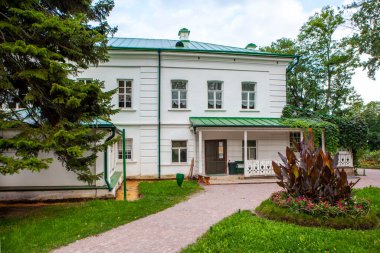 Bogoroditsk şehrinin çevresi ve cazibesi. Bogoroditsk Sarayı ve park topluluğu. Bogoroditsk. Tula bölgesi. - Rusya. 3 Eylül 2021