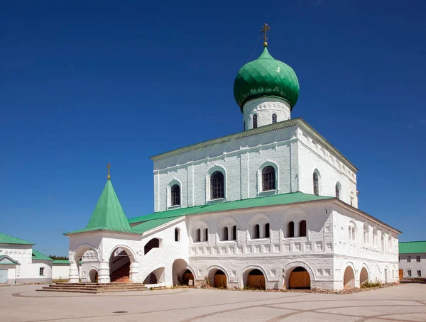 Trinity Katedrali. Kutsal Üçlü Alexander-Svirsky Manastırı. Staraya Sloboda köyü. Lodeynopolsky bölgesinde. Leningrad bölgesi. - Rusya. 12 Temmuz 2021