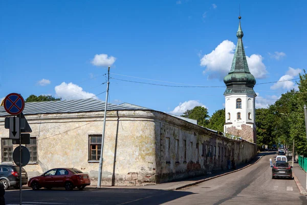 十八世纪的炮兵营和市政厅塔 1470年 Vyborg 列宁格勒地区俄罗斯 2021年8月4日 — 图库照片