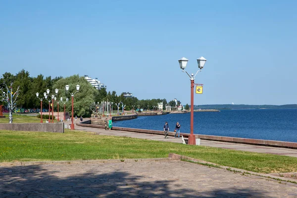 Embankment Lago Onega Petrozavodsk República Carélia Rússia Julho 2021 — Fotografia de Stock