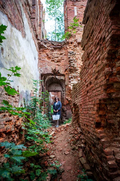 Egy Potemkin Palotájának Romjaiban Belülről Nézve Gostilitsa Birtoka Gostilitsy Faluja — Stock Fotó