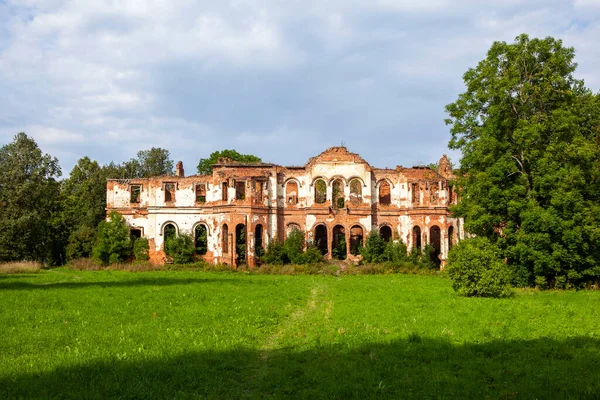 Ruiny Pałacu Potemkina Dwór Gostilitsa Wioska Gostilitsy Dzielnica Łomonosow Leningradzki — Zdjęcie stockowe
