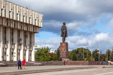 Bogoroditsk şehrinin çevresi ve cazibesi. Bogoroditsk Sarayı ve park topluluğu. Bogoroditsk. Tula bölgesi. - Rusya. 3 Eylül 2021