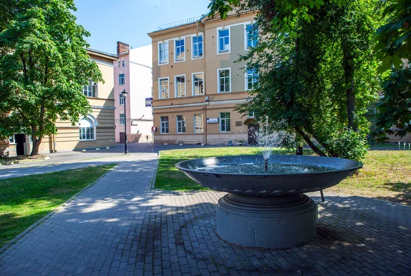 Het Grondgebied Van Eerste Medische Universiteit Genoemd Naar Pavlov Sint — Stockfoto