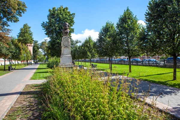 Bogoroditsk şehrinin çevresi ve cazibesi. Bogoroditsk Sarayı ve park topluluğu. Bogoroditsk. Tula bölgesi. - Rusya. 3 Eylül 2021