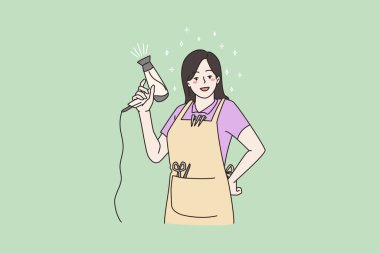 Gülümseyen kadın kuaför saç kurutma makinesiyle poz veriyor.