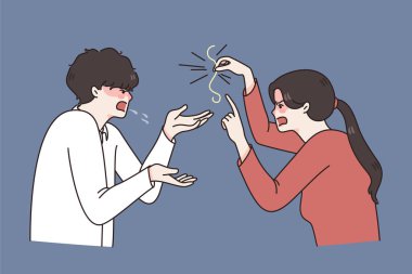 Kızgın kadın kocasını aldattığından şüpheleniyor. 