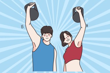 Gülümseyen insanlar dambılları kaldırır birlikte spor yaparlar. 