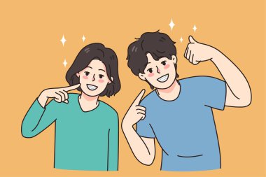 Gülümseyen çocuklar sağlıklı dişler için bile diş teli takarlar. 