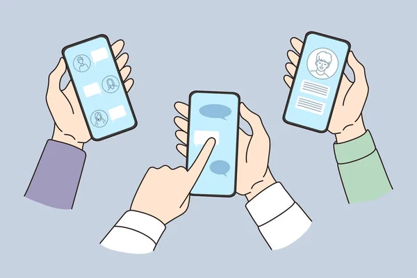 Orang-orang memegang ponsel berkomunikasi online pada pembawa pesan - Stok Vektor