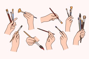 Boya fırçaları tutan insan elleri. Sanatsal araç ve gereçleri olan sanatçı ya da ressam koleksiyonu. Hobi ve aktivite. Boya fırçası. Düz vektör illüstrasyonu. 