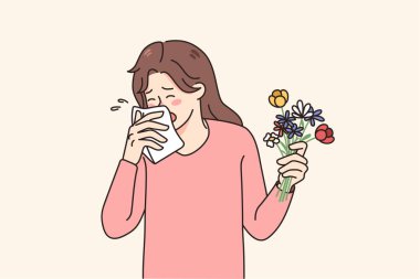 Çiçeklere alerjisi olan hasta genç bir kadın hapşırıyor. Sağlıksız kız çiçekleri tutar mevsimlik bitkilere alerjisi vardır. Sağlık sigortası konsepti. Düz vektör illüstrasyonu. 