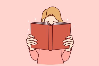 Kitabı olan genç bir kadın okumayı seviyor. Edebiyatta kaybolmuş, nişanlı bir kız. Kitap kurdu ve hobi. Vektör illüstrasyonu.