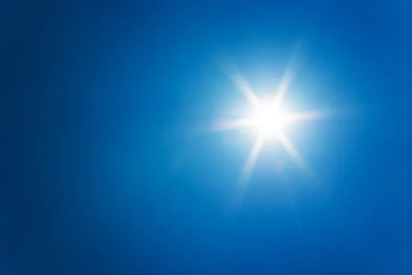 Açık mavi gökyüzü, güneş