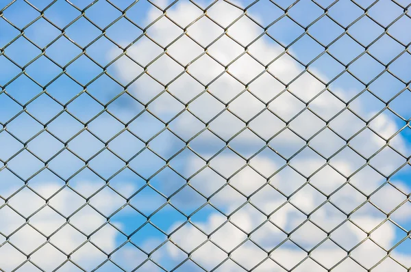 Metal kafes tel çit — Stok fotoğraf