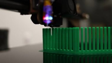 3D baskı işi. Zaman aşımı videosu.