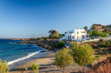 Yunanistan, Naxos 'un panoramik manzarası. Naxos, Ege Denizi 'nde bir şehirdir ve çok popüler bir turizm merkezidir..