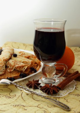 krep, tüpler ve sıcak mulled şarap haddelenmiş