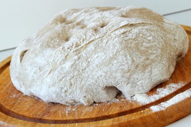 hazırlanan hamur üzerinde kurulu olduğunu