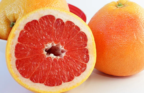 Sappige grapefruit — Stockfoto