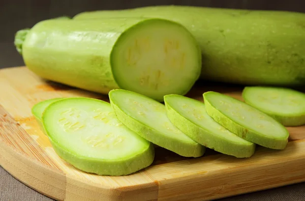 Zucchine, tagliate a fette per cucinare ricette — Foto Stock