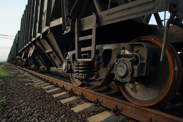 Navlun Kiralık Tekerlekler, yan görünüm