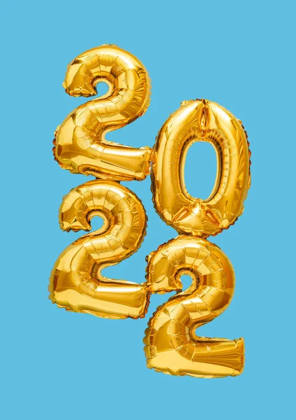 Bannière 2022 de ballons de papier d'aluminium de Noël. 2022 Feuille ballons dorés texte isolé sur fond bleu couleur comme décor festif. Bonne année réveillon invitation carte cadeau verticale. — Photo
