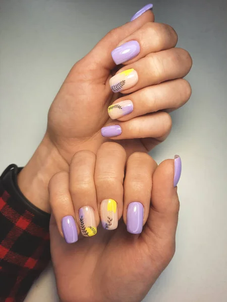 Trendy Manicure Purple Yellow Flowers Women Manicure Pastel Violet Yellow — Stock Photo, Image