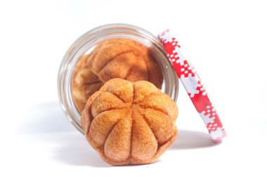 kuih bahulu veya Malezya mini sünger kek
