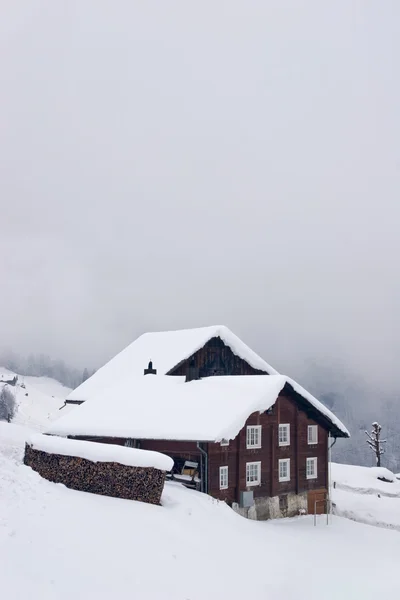 Швейцарський будинок — стокове фото