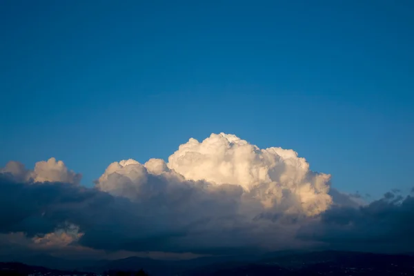 Grote storm cloud — Stockfoto