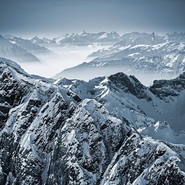 スイスアルプスの雪山 — ストック写真