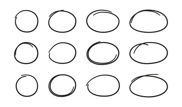 Set di ovali e cerchi disegnati a mano. Ovali di diverse larghezze. Evidenziare cornice cerchio. Ellissi in stile doodle. Set di illustrazione vettoriale isolato su sfondo bianco — Vettoriale Stock