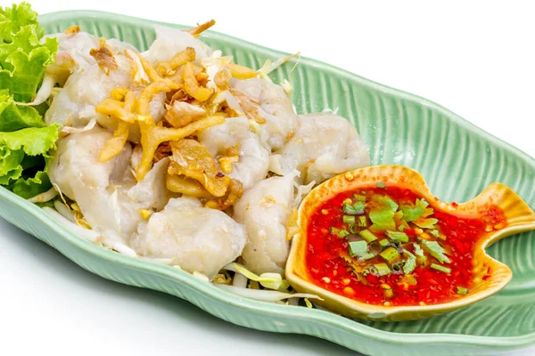 Albóndigas Pescado Con Salsa Plato Blanco Comida Tailandesa Tailandia Aislada —  Fotos de Stock