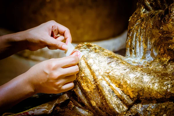 Pon Pan Oro Sobre Imagen Buda Estatua Buda Para Dorar — Foto de Stock